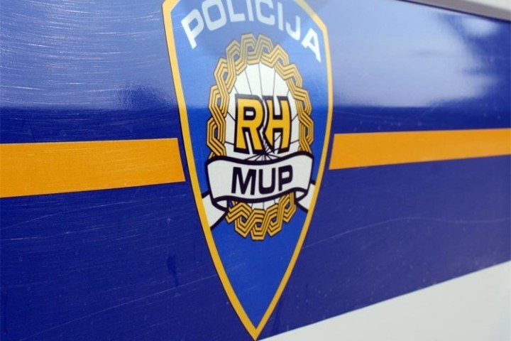 Vozač pod utjecajem alkohola pokušao pobjeći policiji, ali bezuspješno